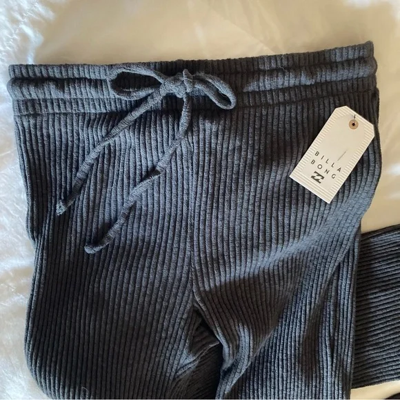 Billabong Black Cropped Pants - Picture 5 of 8